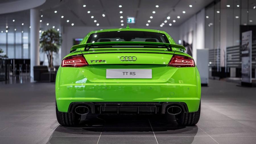  Audi TT RS Coupe 2016 года  (фото 10 из 15)